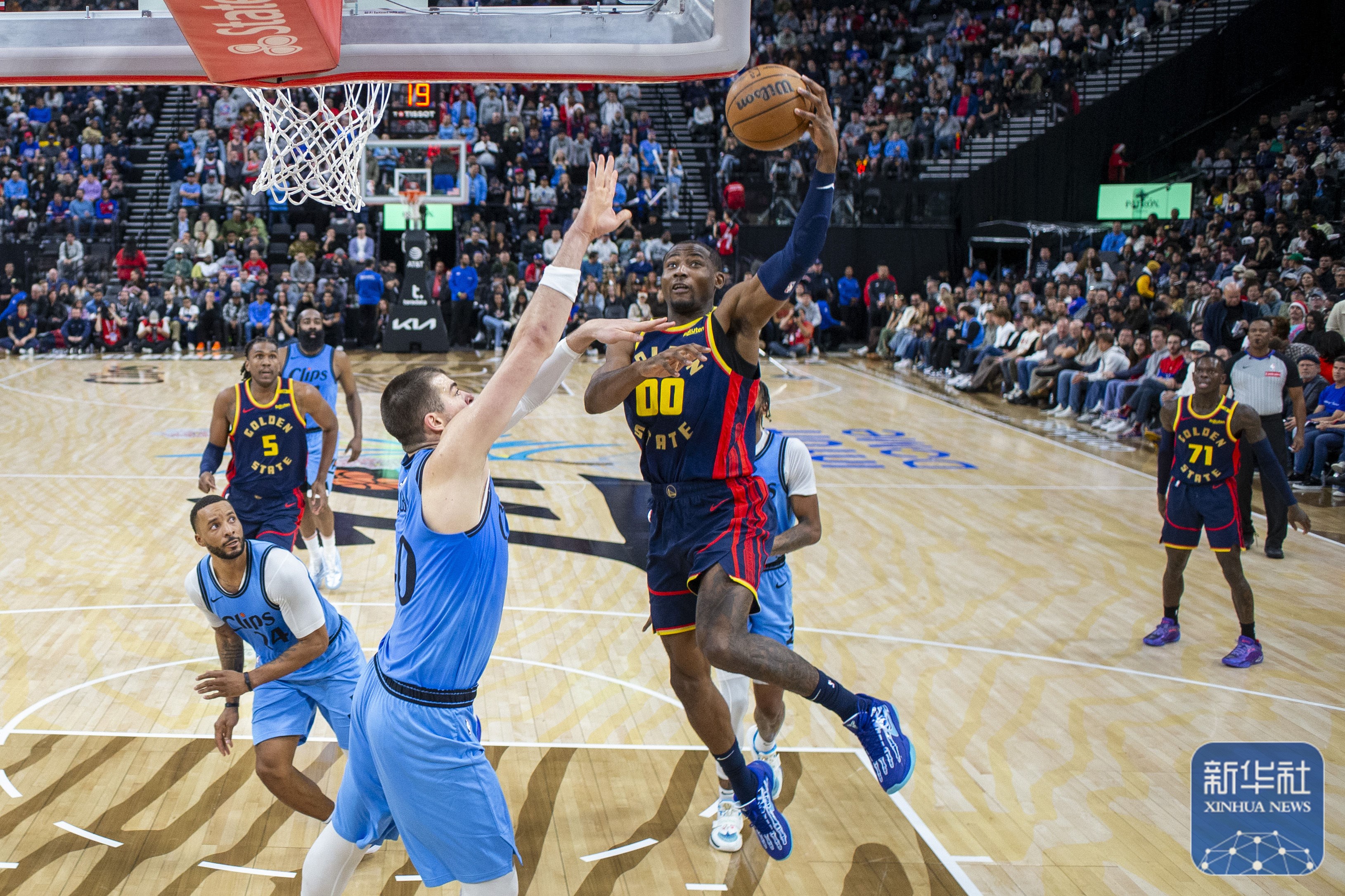 关于西亚卡姆连续五场比赛得分超过爆冷，MAD不断突破！比赛高潮迭起的信息-开云